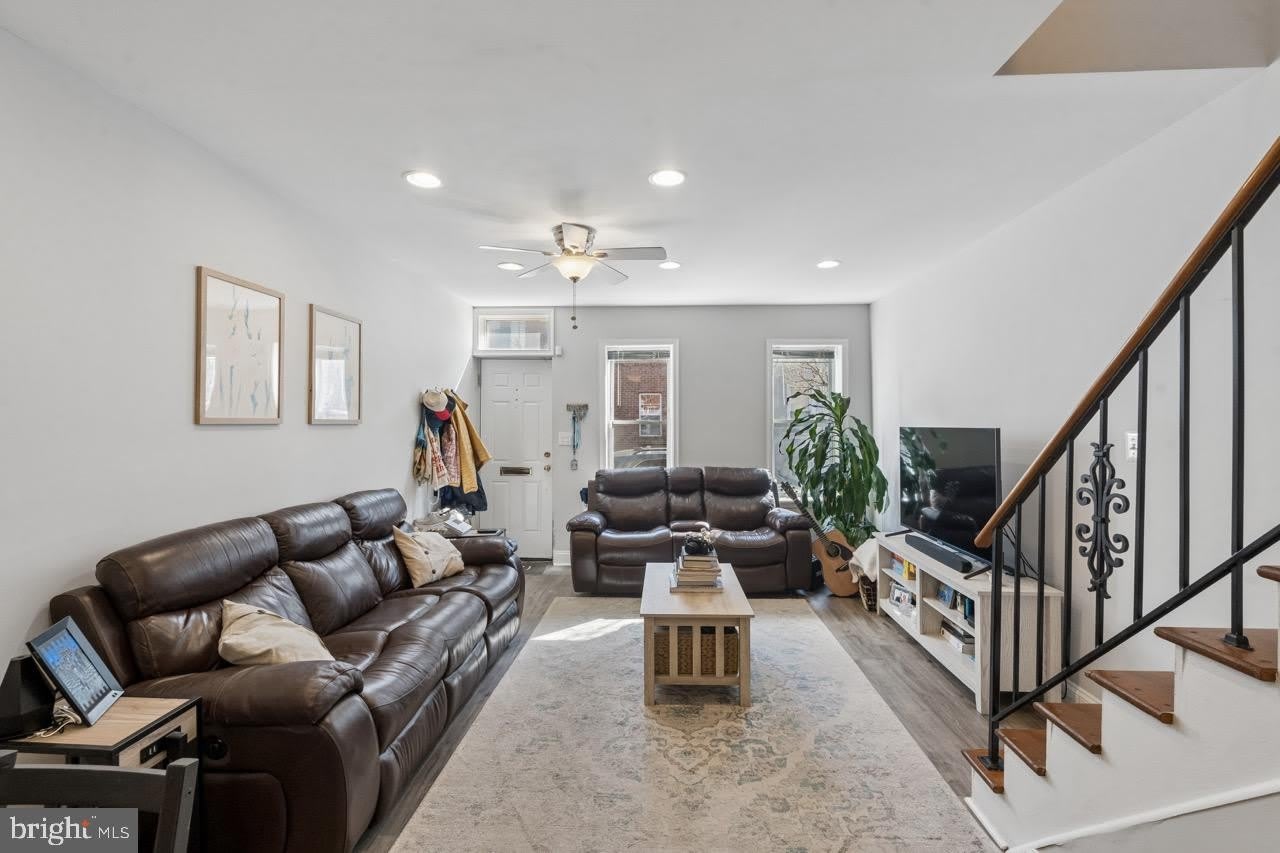 2139 MONTROSE Street – photo 3