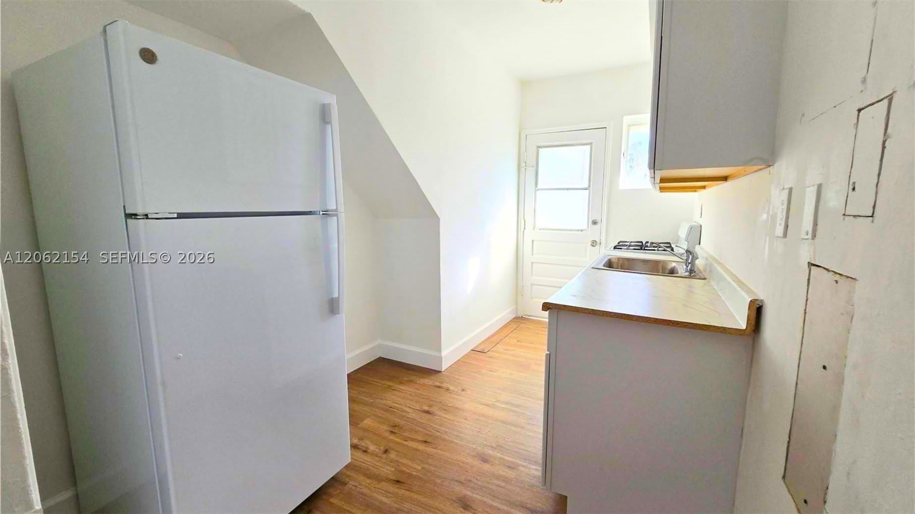 660 84th St – photo 3