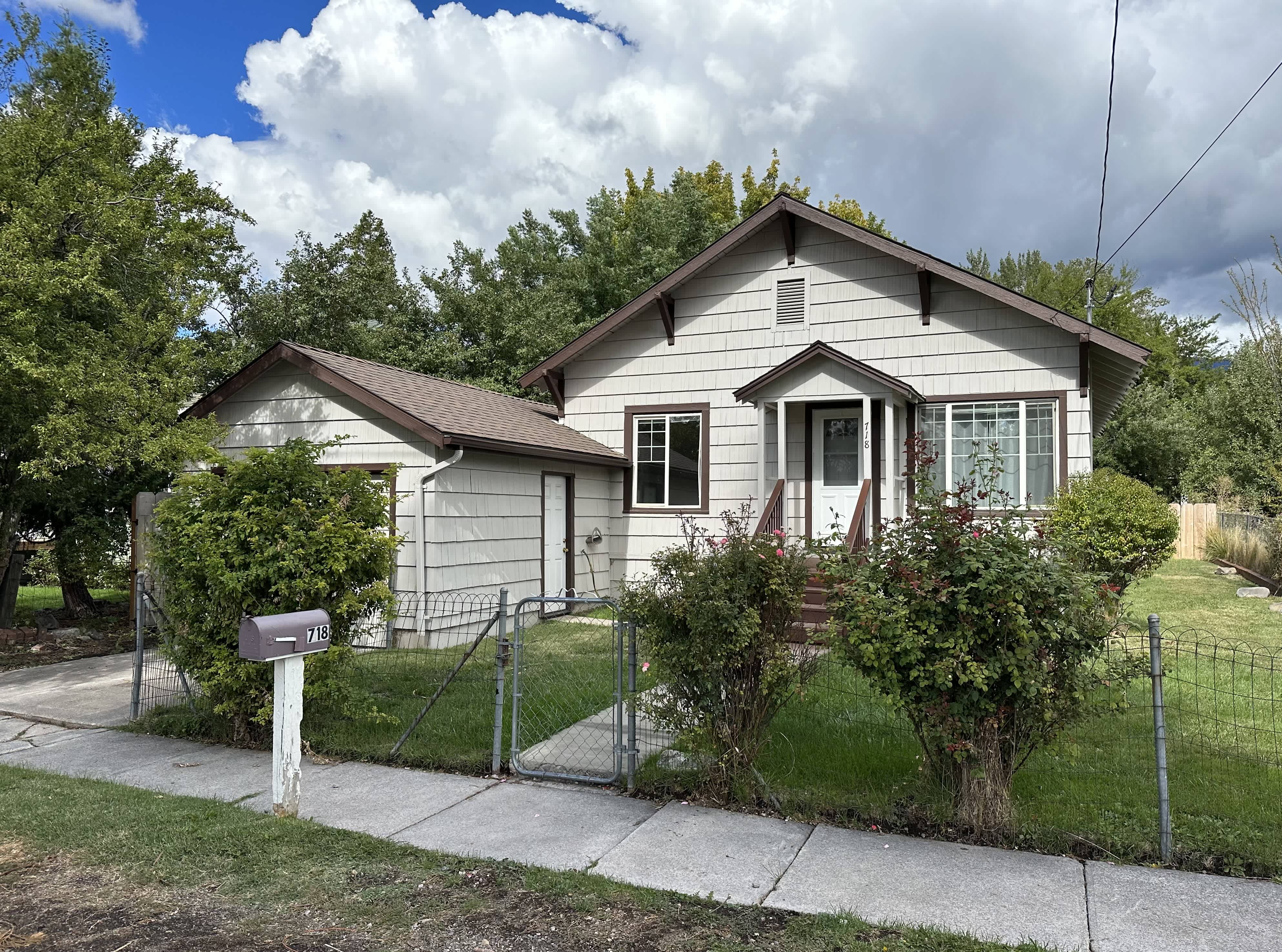 718 Cedar St – photo 3