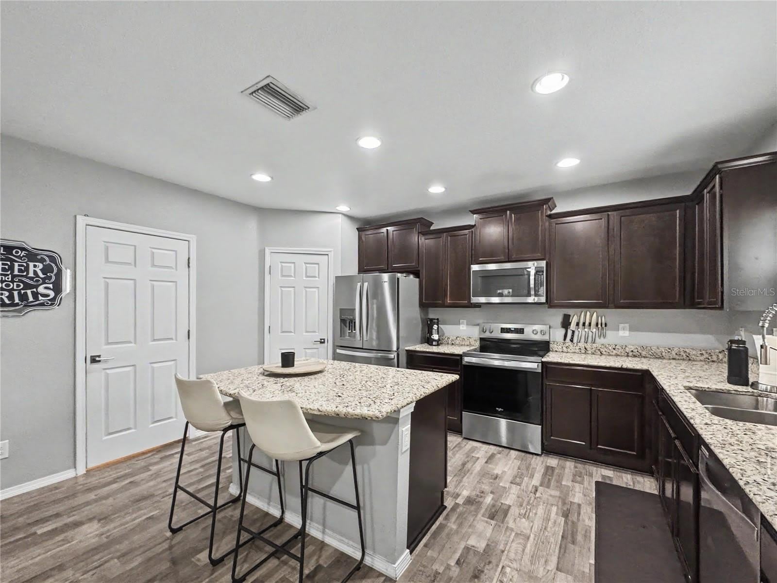 4842 CHATTERTON Way – photo 1