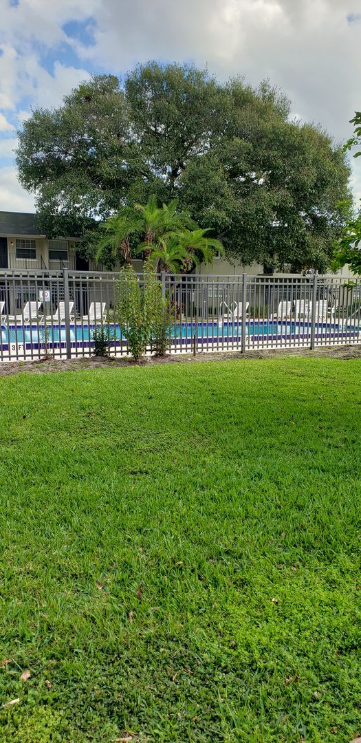 Cozy 2nd floor condo by Lake Underhill – photo 2