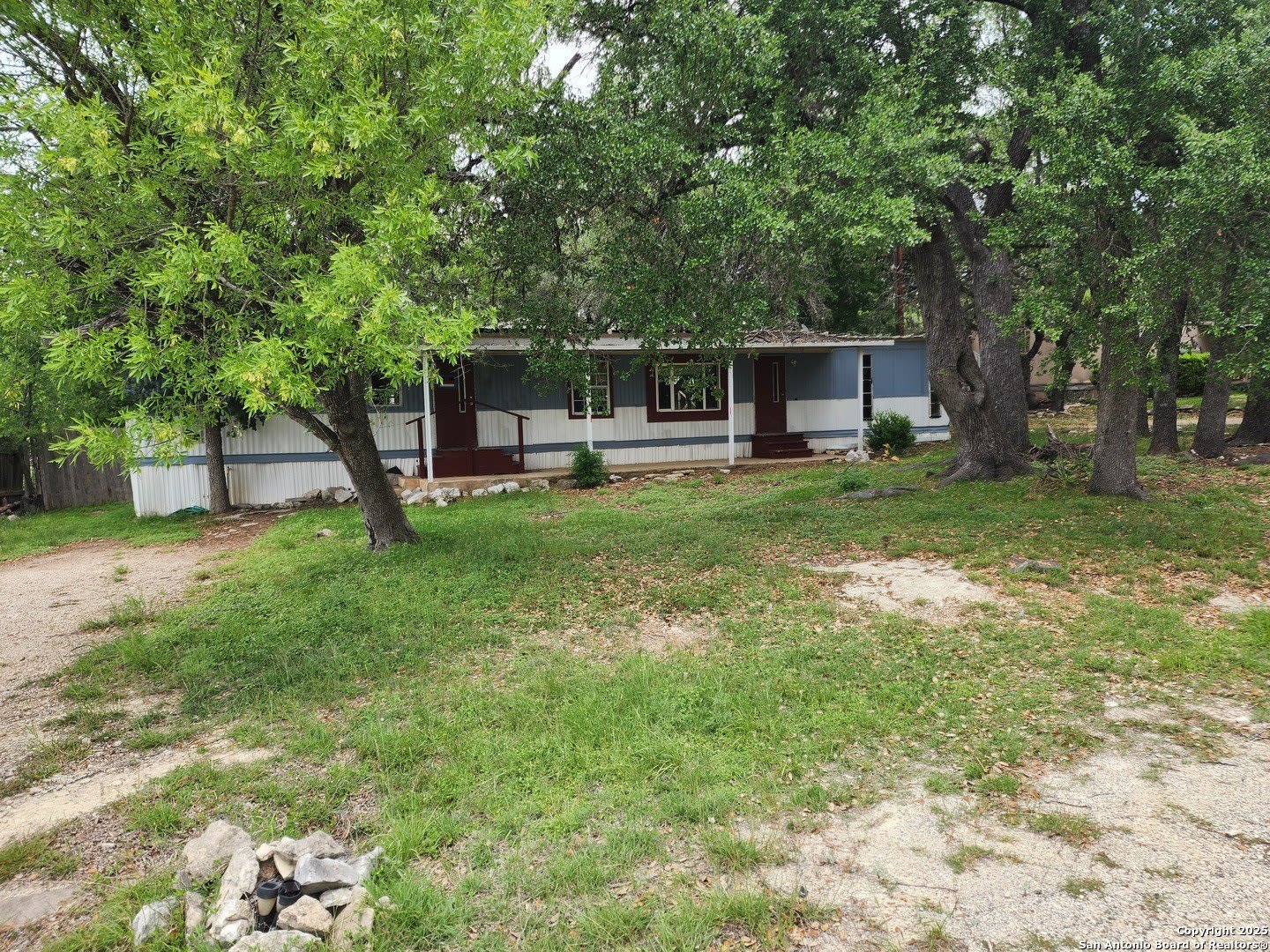 520 Royal Oak Dr – photo 2