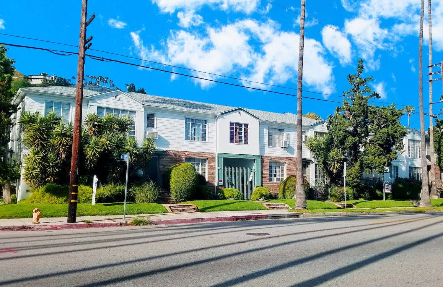 7665 Hollywood Blvd – photo 1