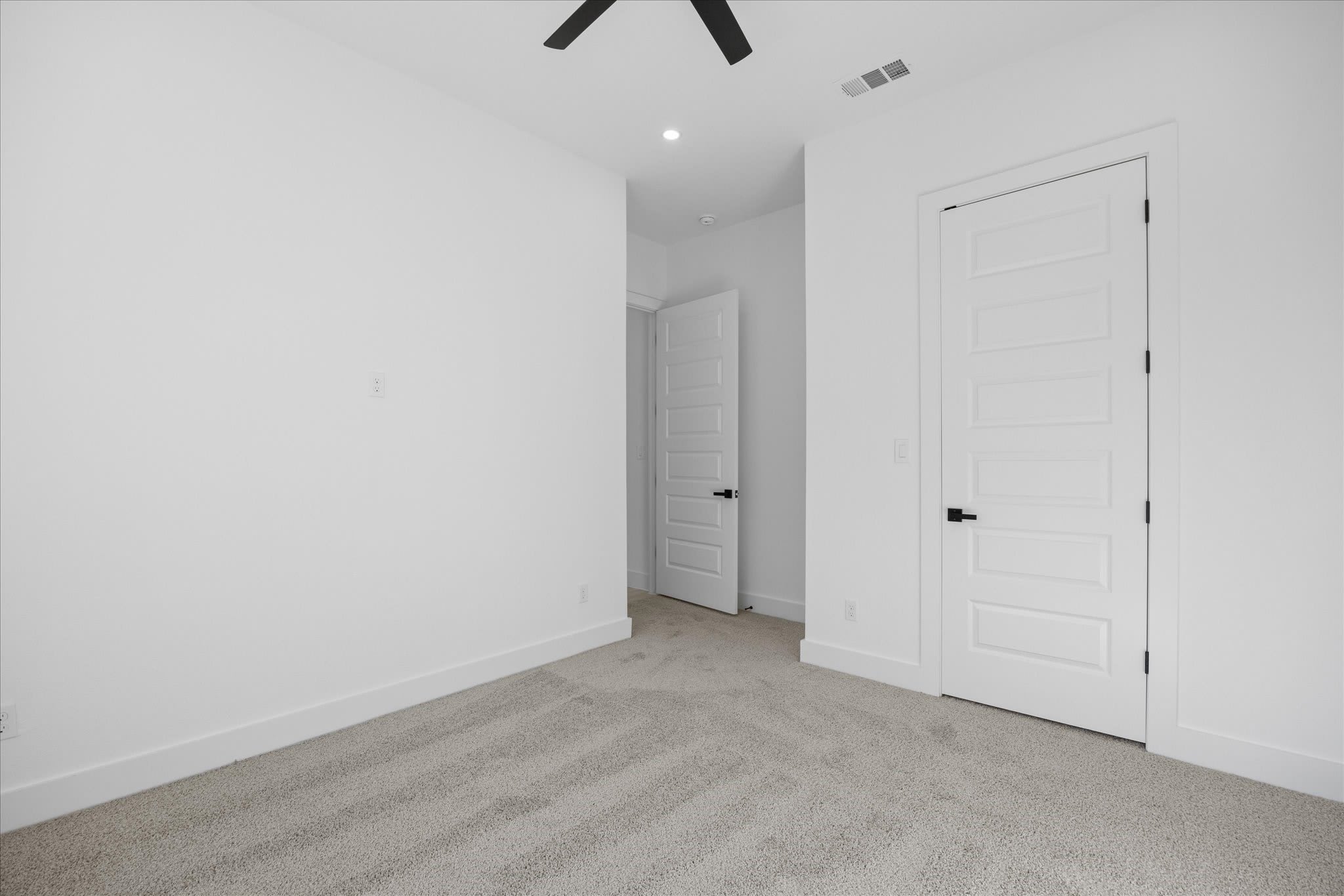 2057 Glenhollow Drive – photo 5