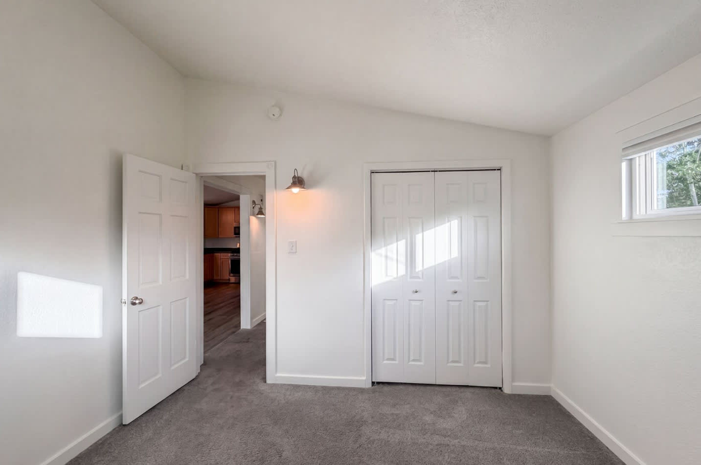 433 Sunnyside Ln – photo 4