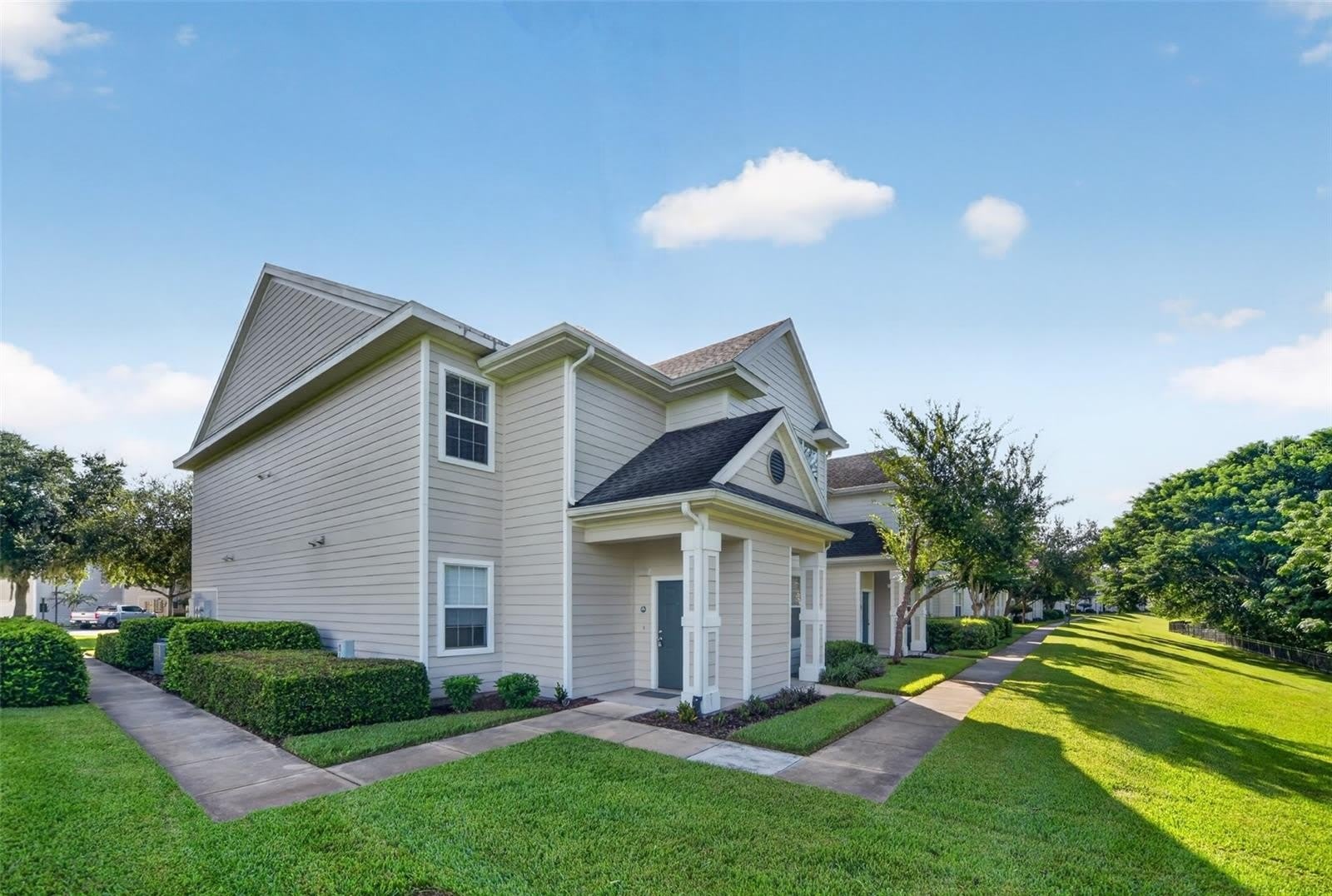 304 SOUTHERN PECAN Circle – photo 2