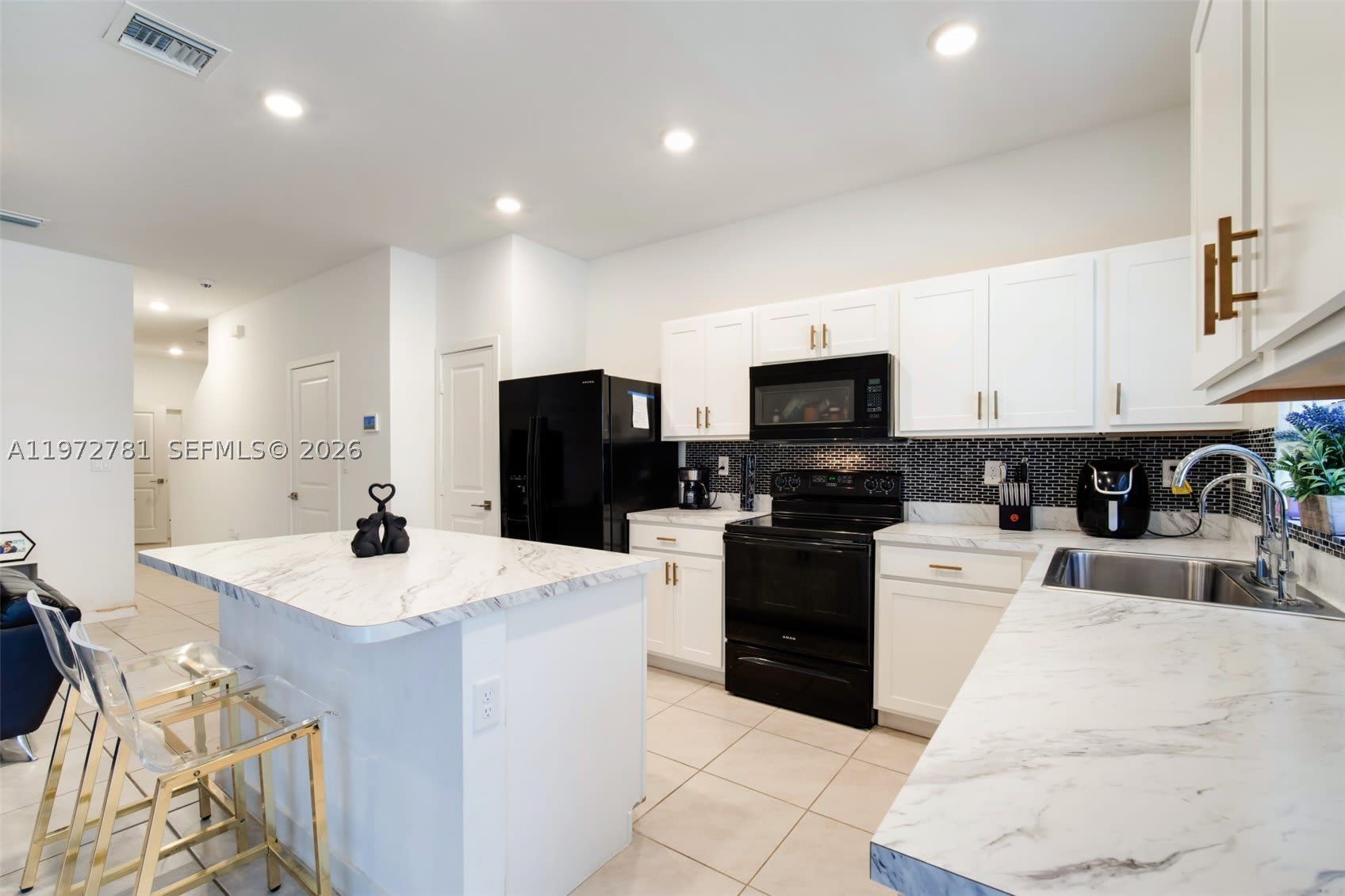 1181 SW 7th Ct – photo 5