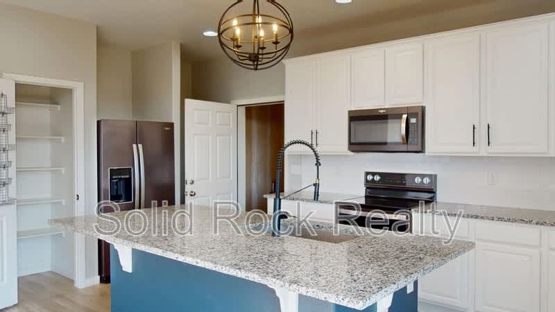 9212 Turlough Heights – photo 3