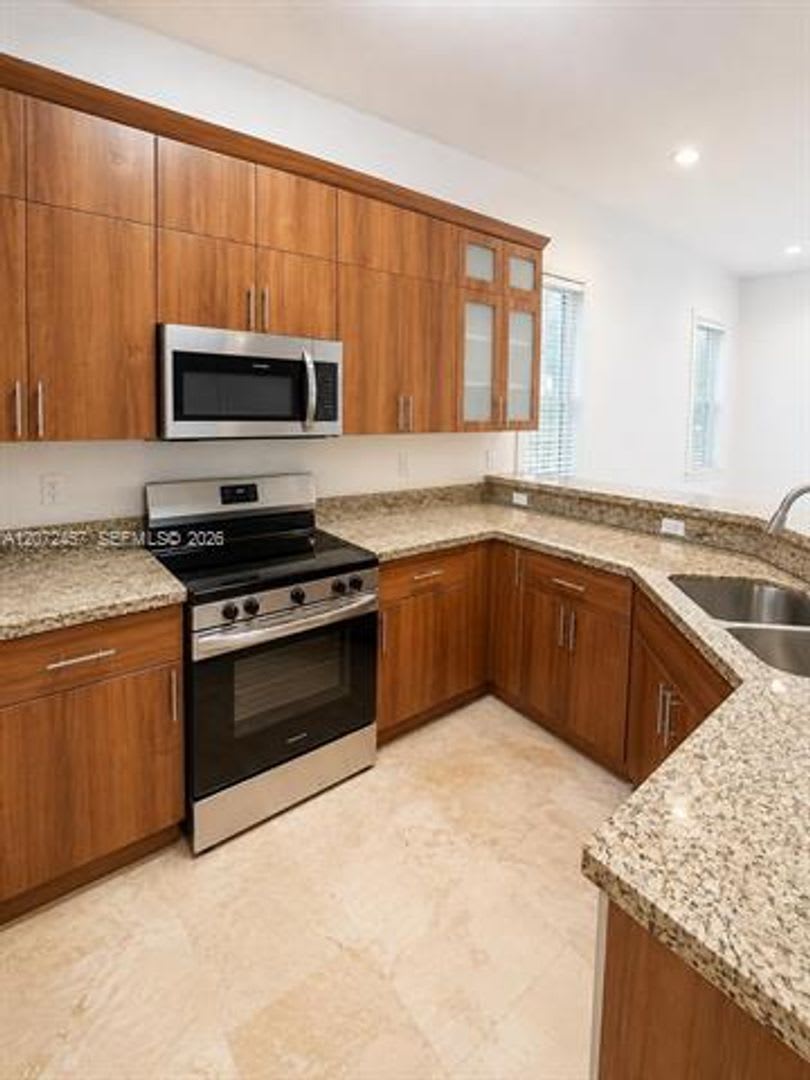 2286 SW 16th Ct th 2286, Miami, FL 33145 – photo 1