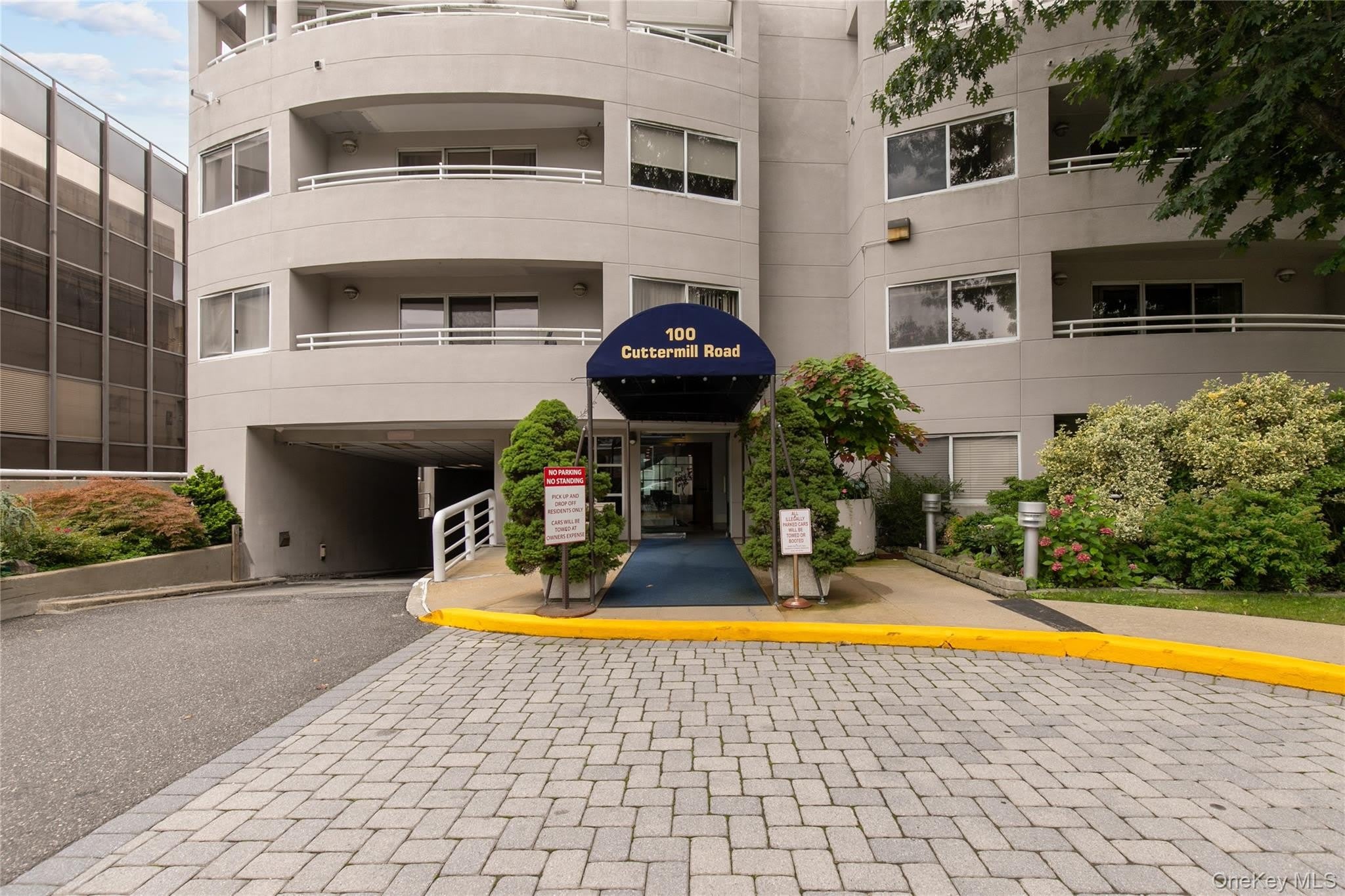 100 cuttermill Road – photo 2