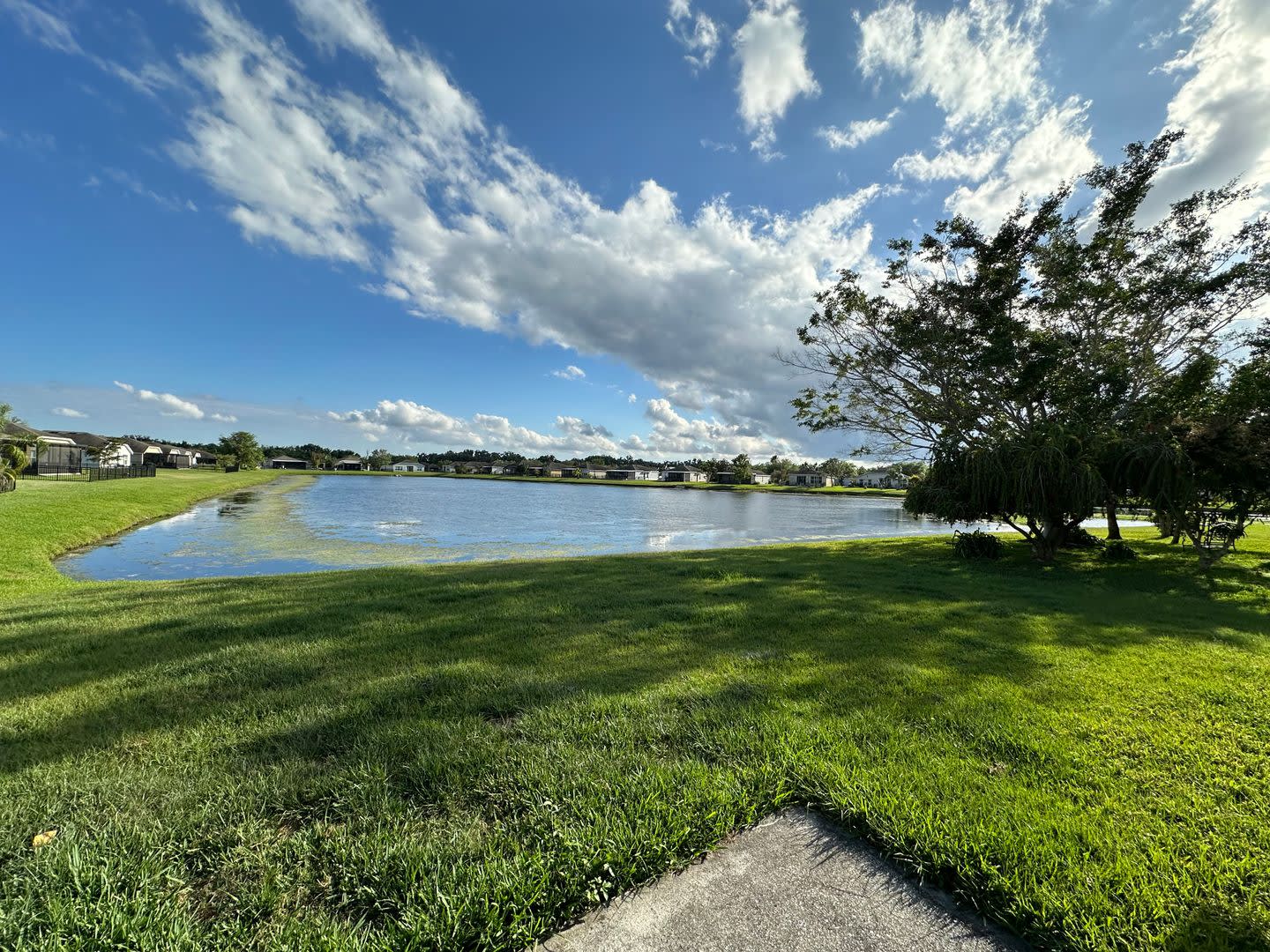Spacious 3 Bedroom Home With View Of Pond In Backyard – photo 3