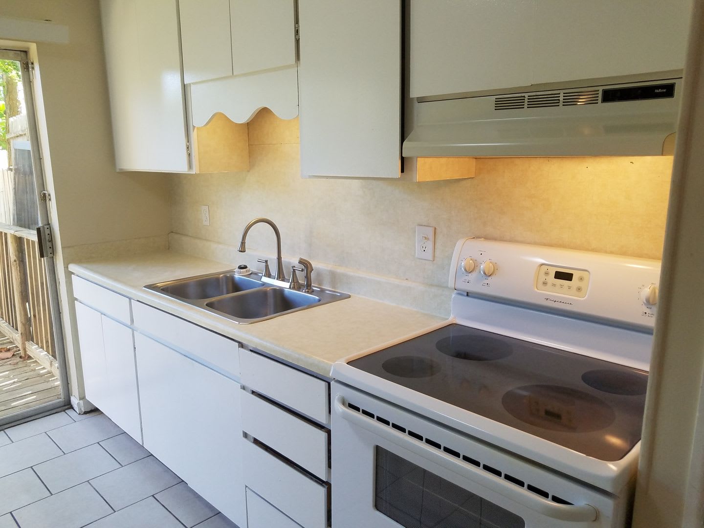7220 Poinciana Drive, #B – photo 2