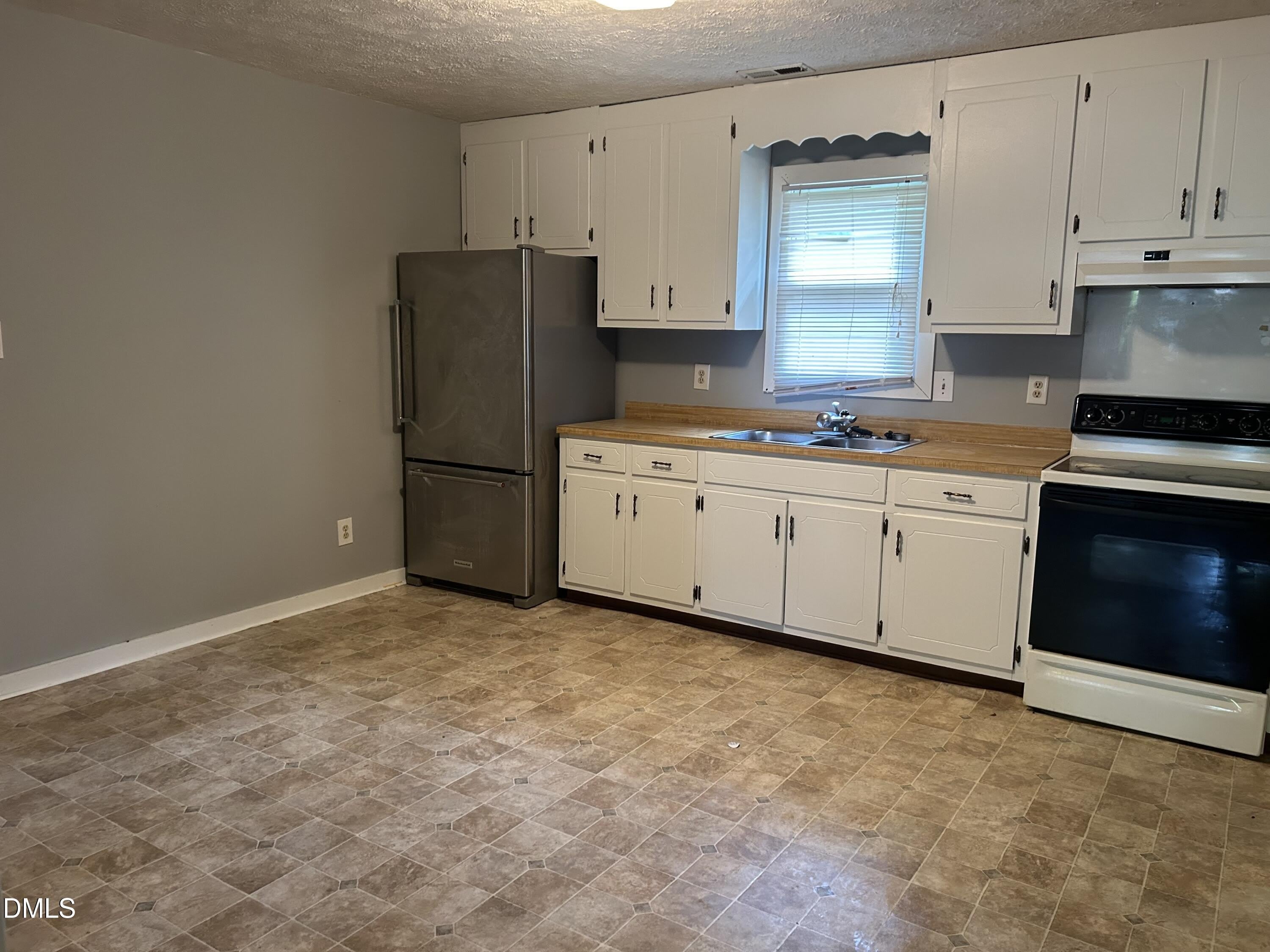 1032 Little Avenue – photo 5