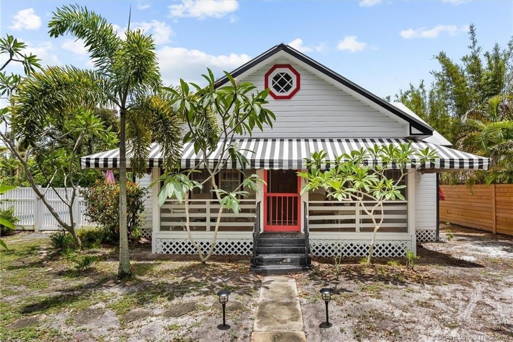 705 SE Stypmann Boulevard – photo 1