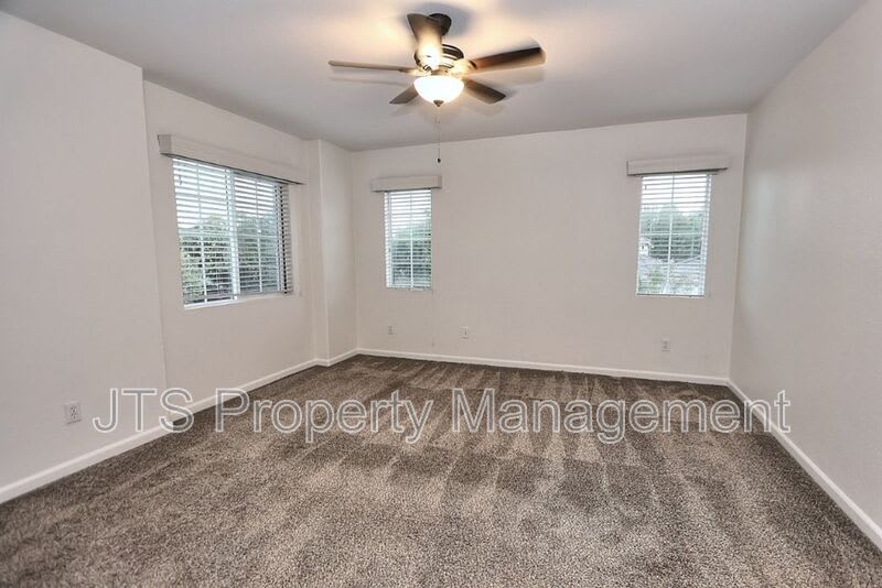 980 Latitude Ln – photo 4