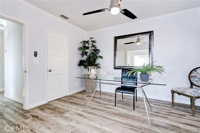 325 Avenue G – photo 4