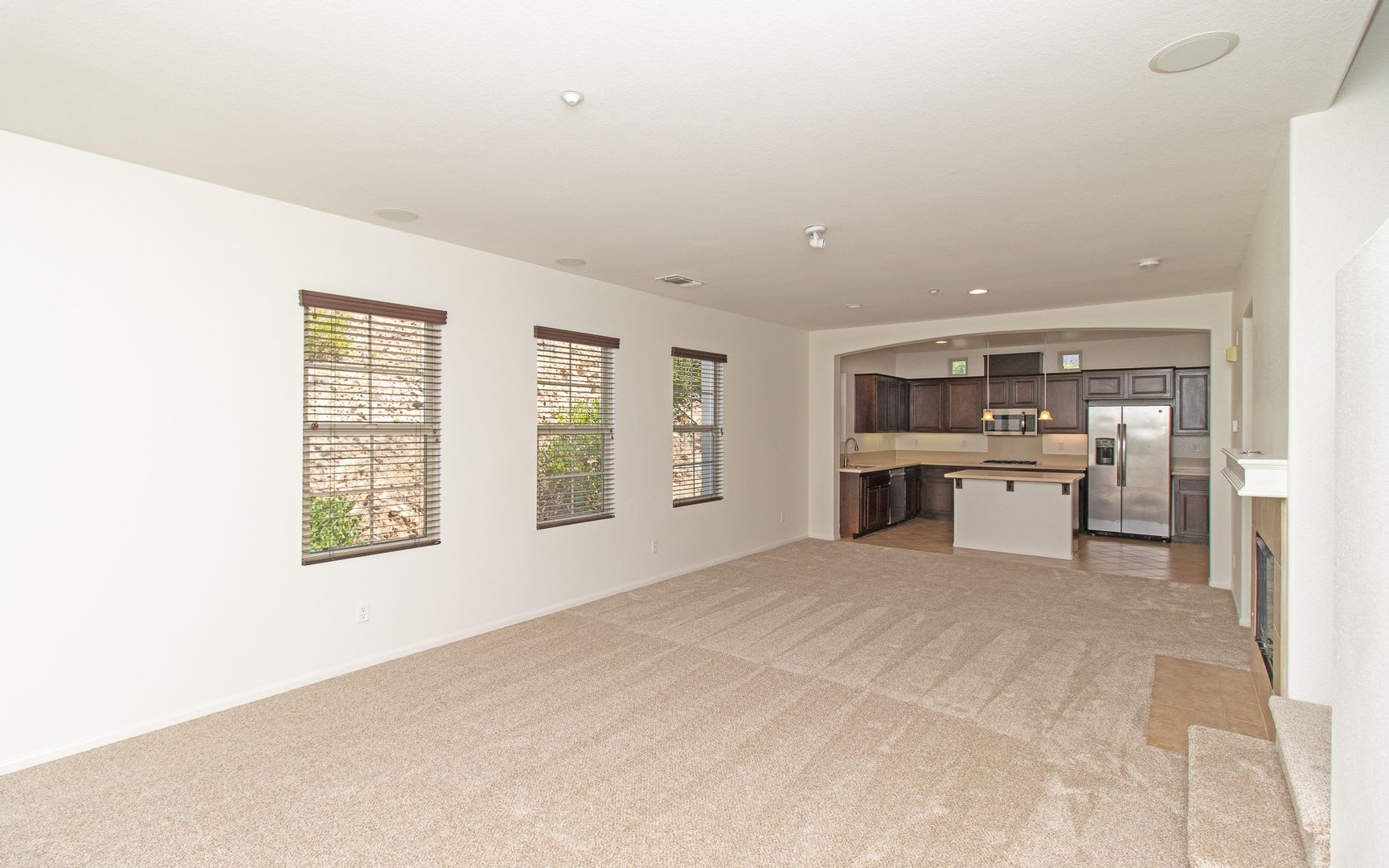 Incredible 3 bed & 3.5 bath Tri-Level Condo in San Marcos! – photo 1