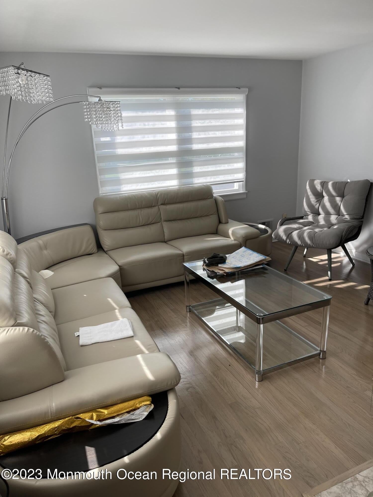 8 Dwight Drive – photo 2