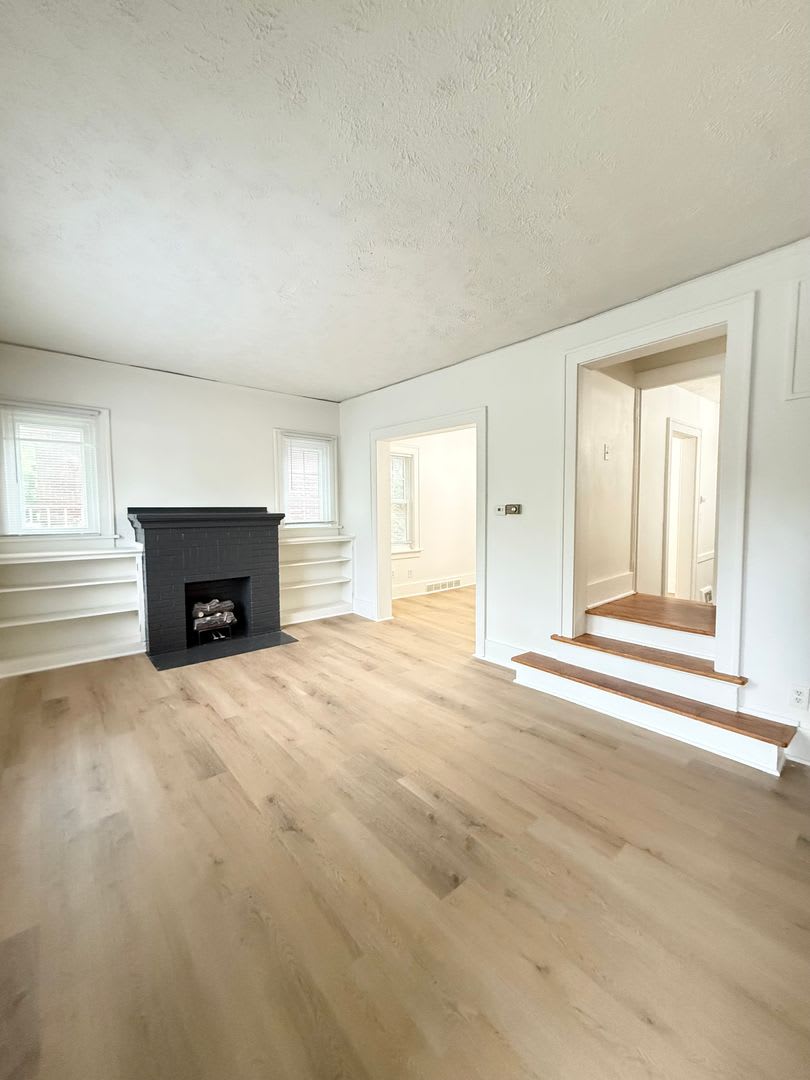 Available Now! Midtown 4 Bedroom Townhome – photo 1