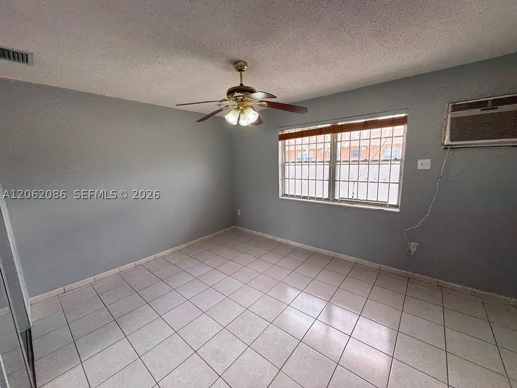 1154 W 35th St – photo 4