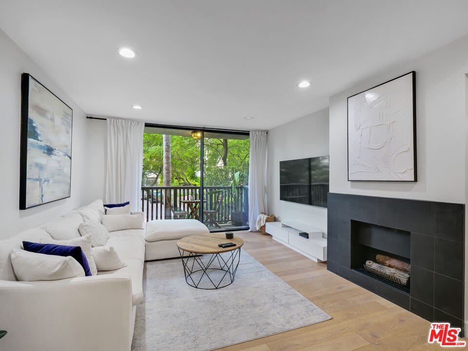 1134 Alta Loma Rd – photo 1