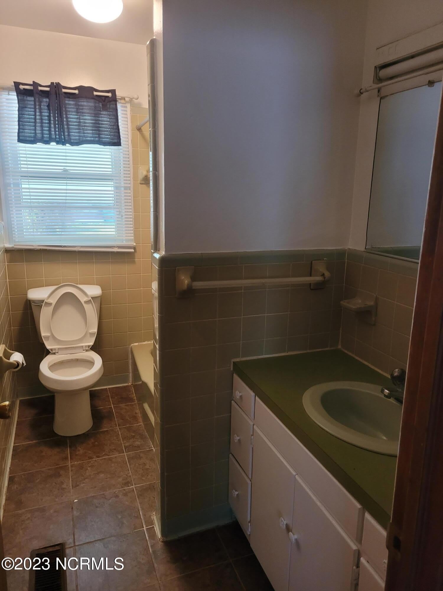 1313 Lincoln Street – photo 5
