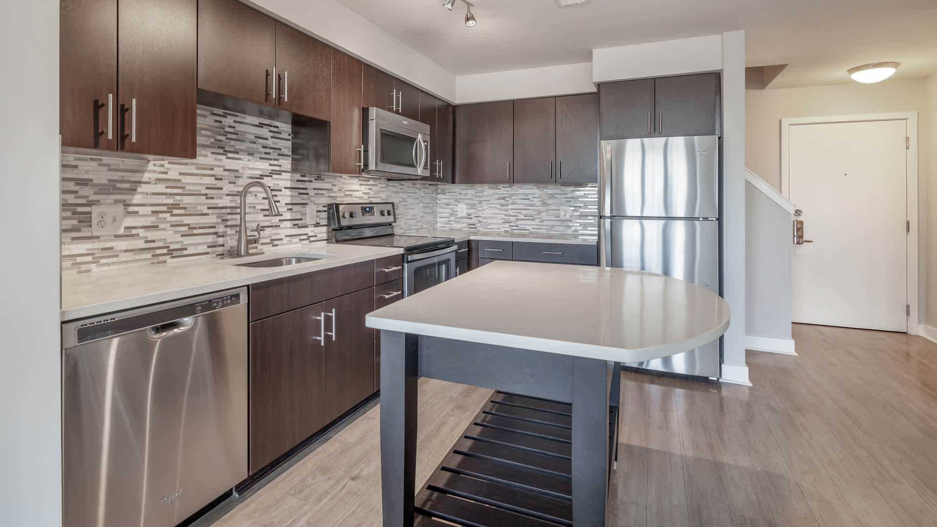 Radiant Fairfax Ridge Apartments – photo 3