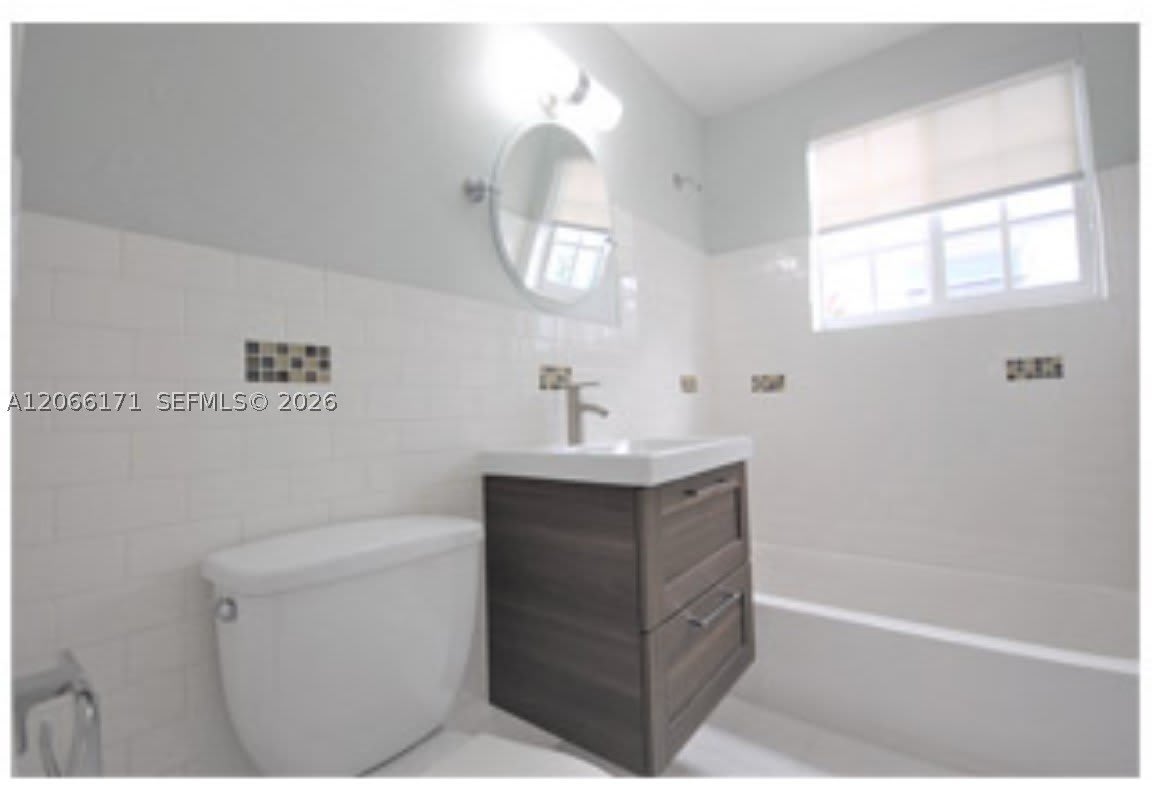 948 Meridian Ave – photo 1