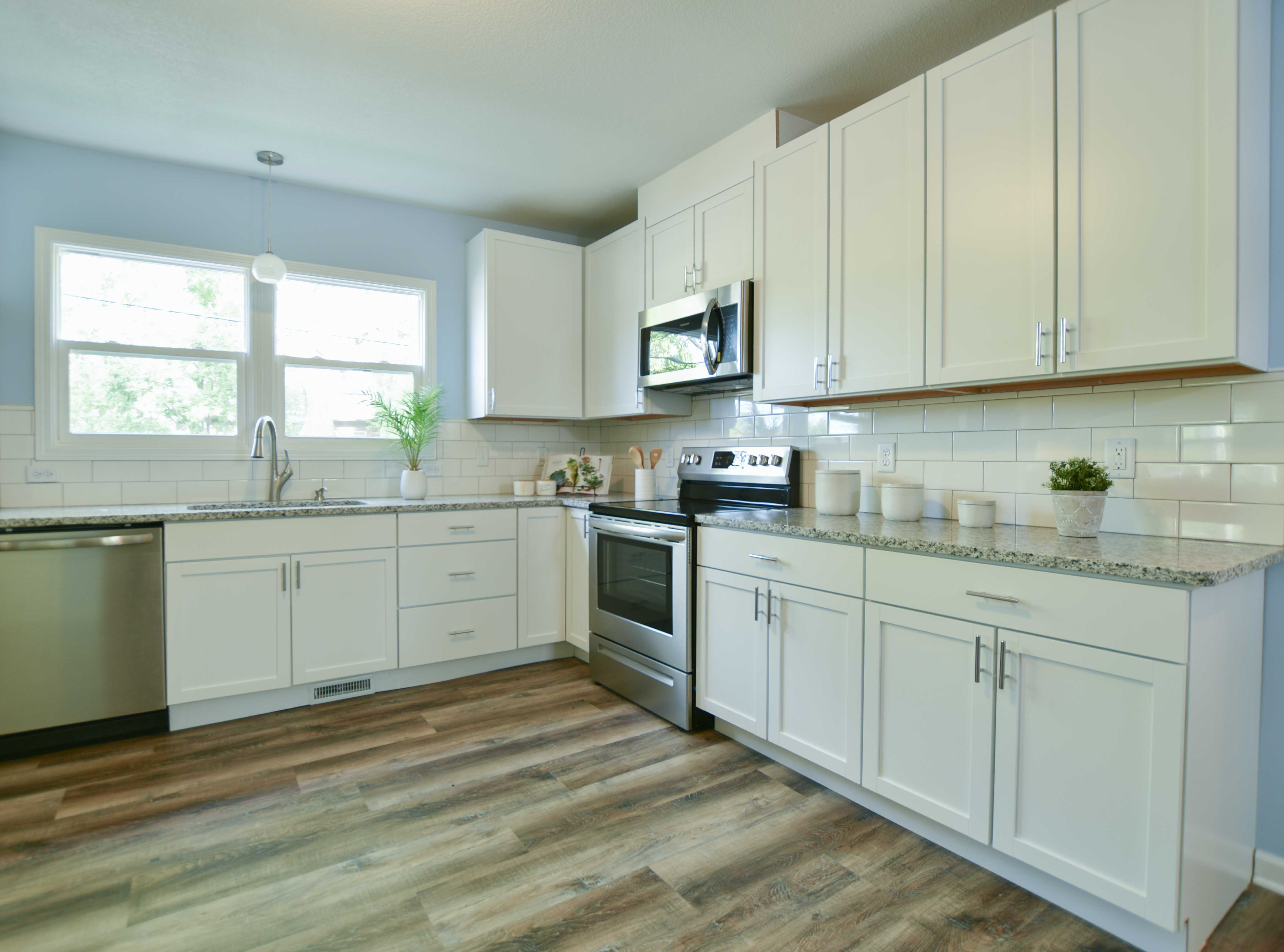 100 E 38th St – photo 3