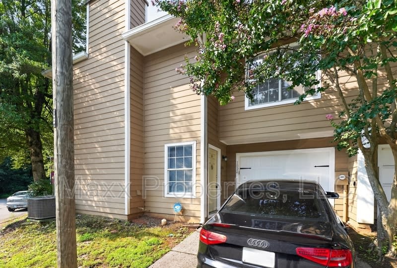 1024 Wiltshire Way Northwest – photo 1