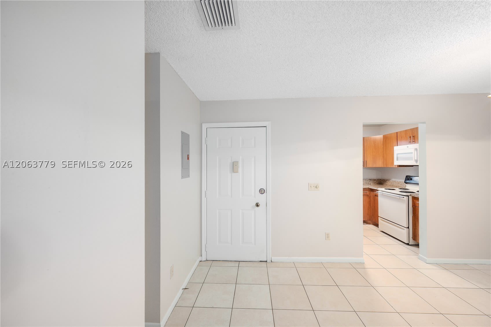 2683 Lakehaven Rd – photo 3