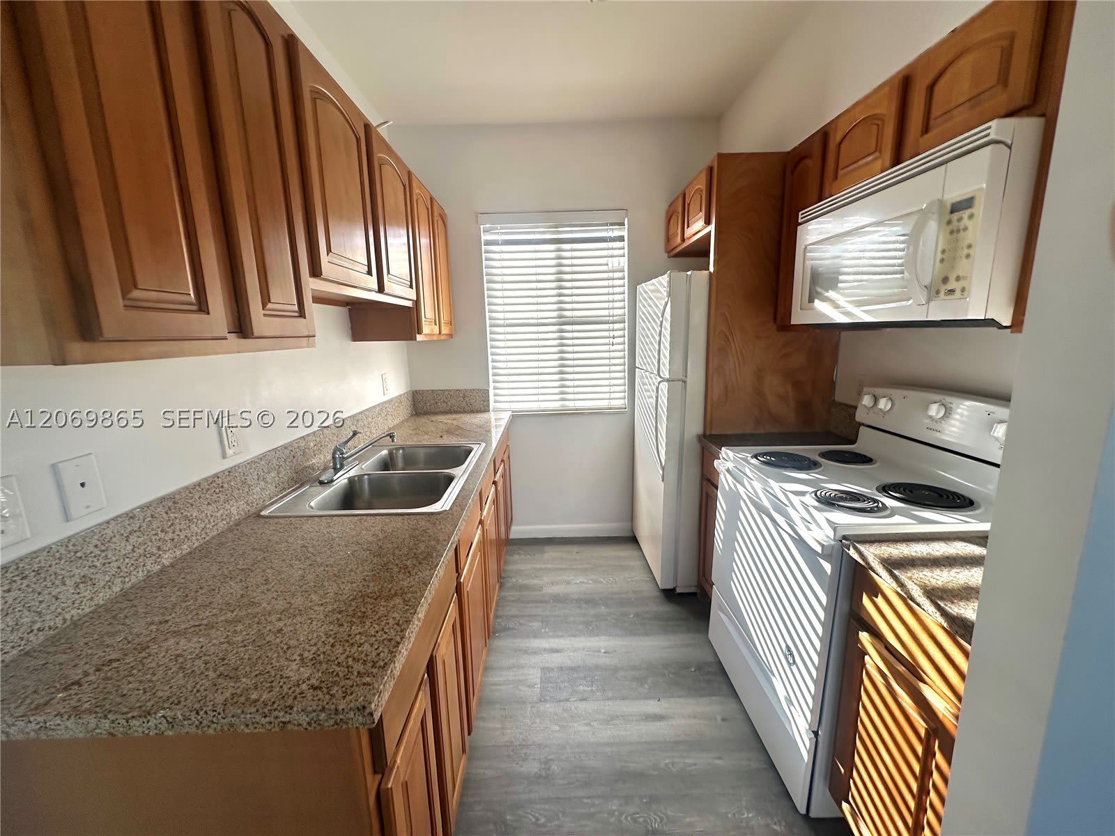 7130 Rue Versailles – photo 4