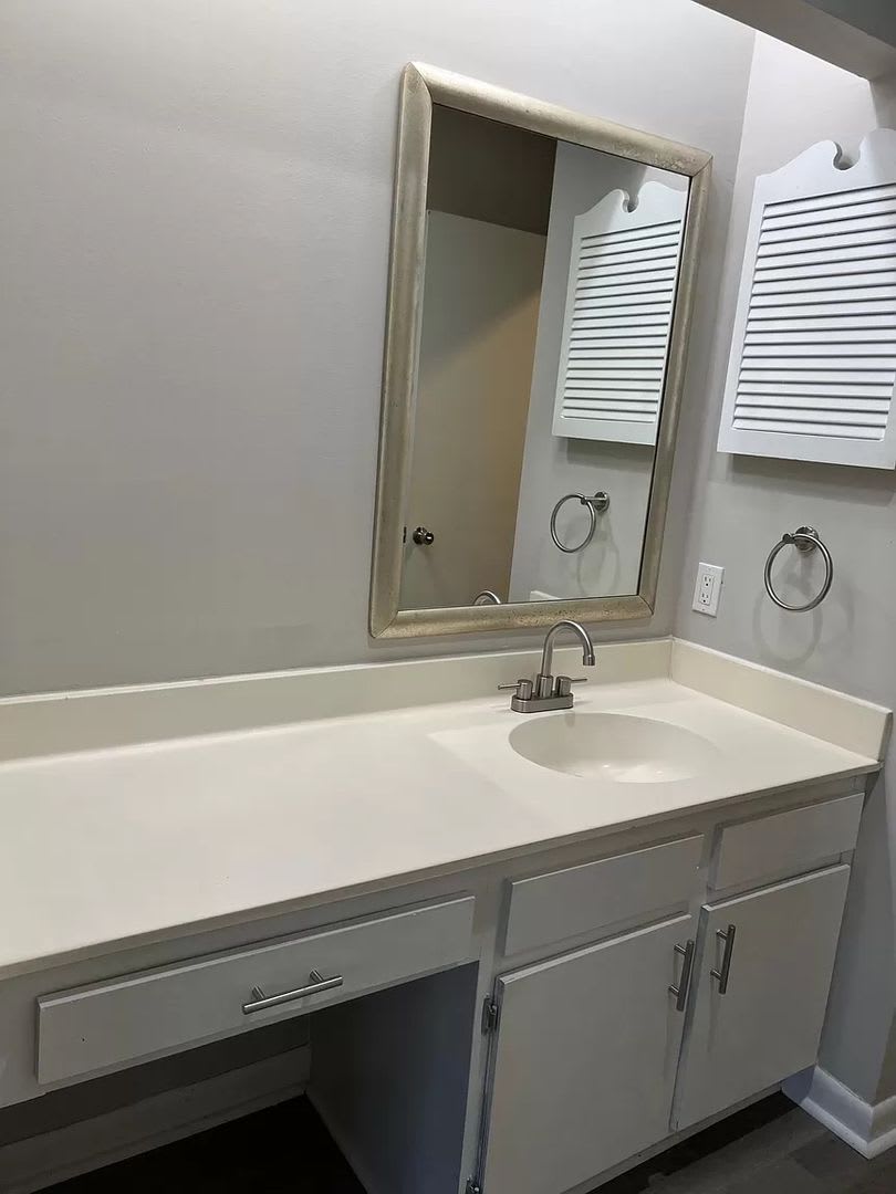 Room In 2 Bedroom Condo At Sharon Chase Dr – photo 4