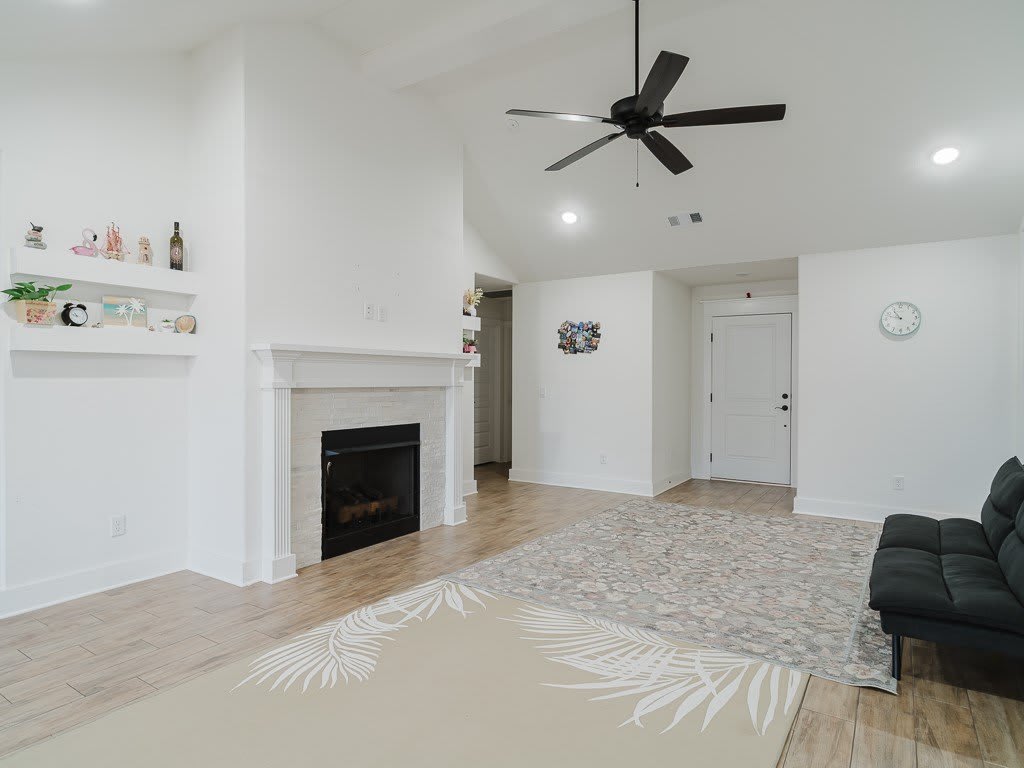 221 Palm Street – photo 4