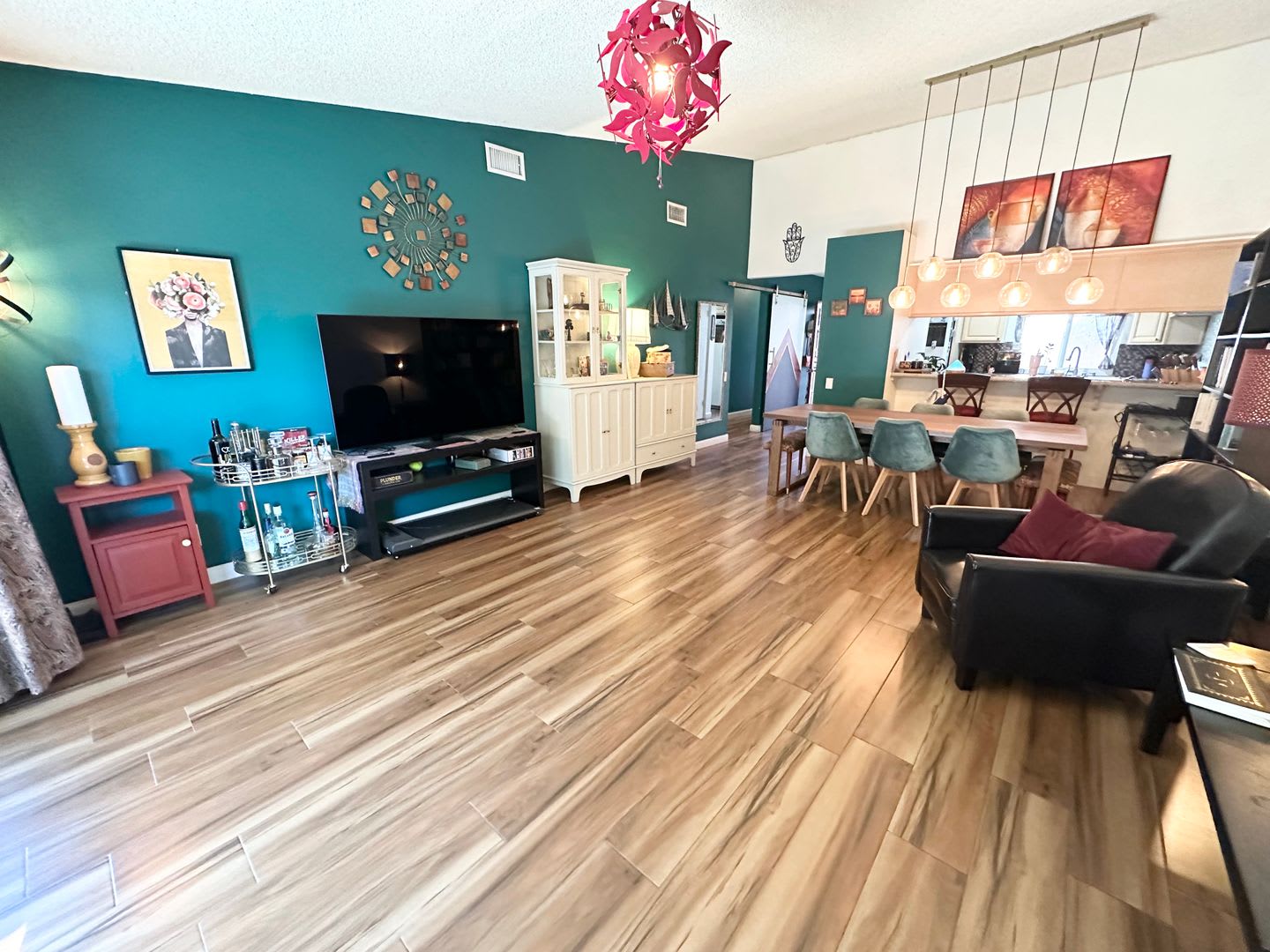 Beautiful Condo Located in Desirable Anaheim Community! – photo 2