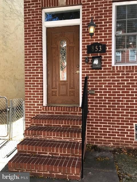 853 W LOMBARD Street – photo 2