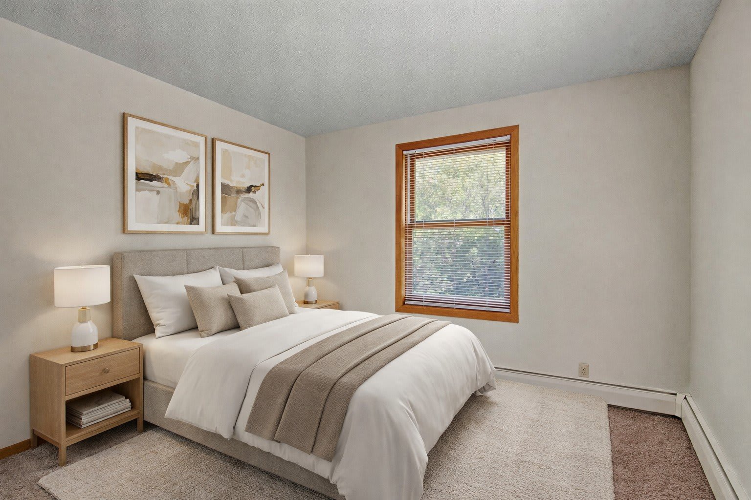 Plymouth Square At 37Th Apartments – photo 3