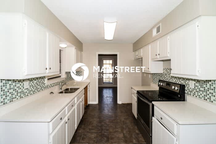 5685 Antwerp Avenue West – photo 4