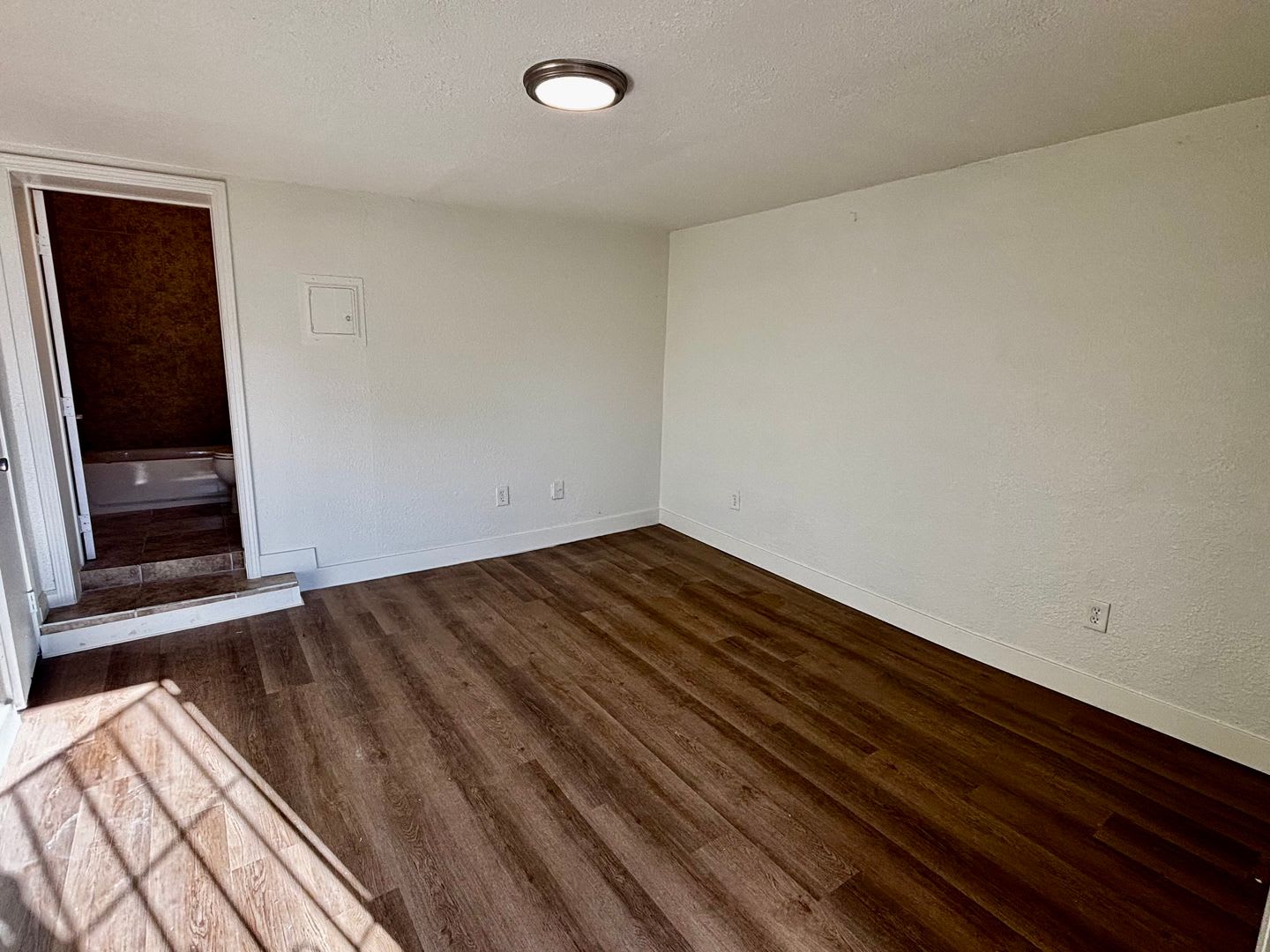1 Bedroom 1 bath with Patio in Logan Heights! – photo 2