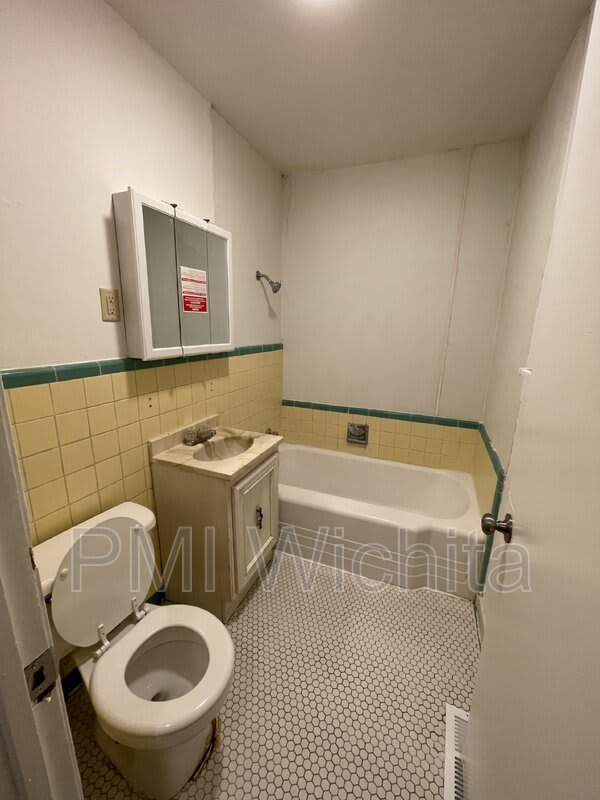 2323 S Belmont St – photo 3