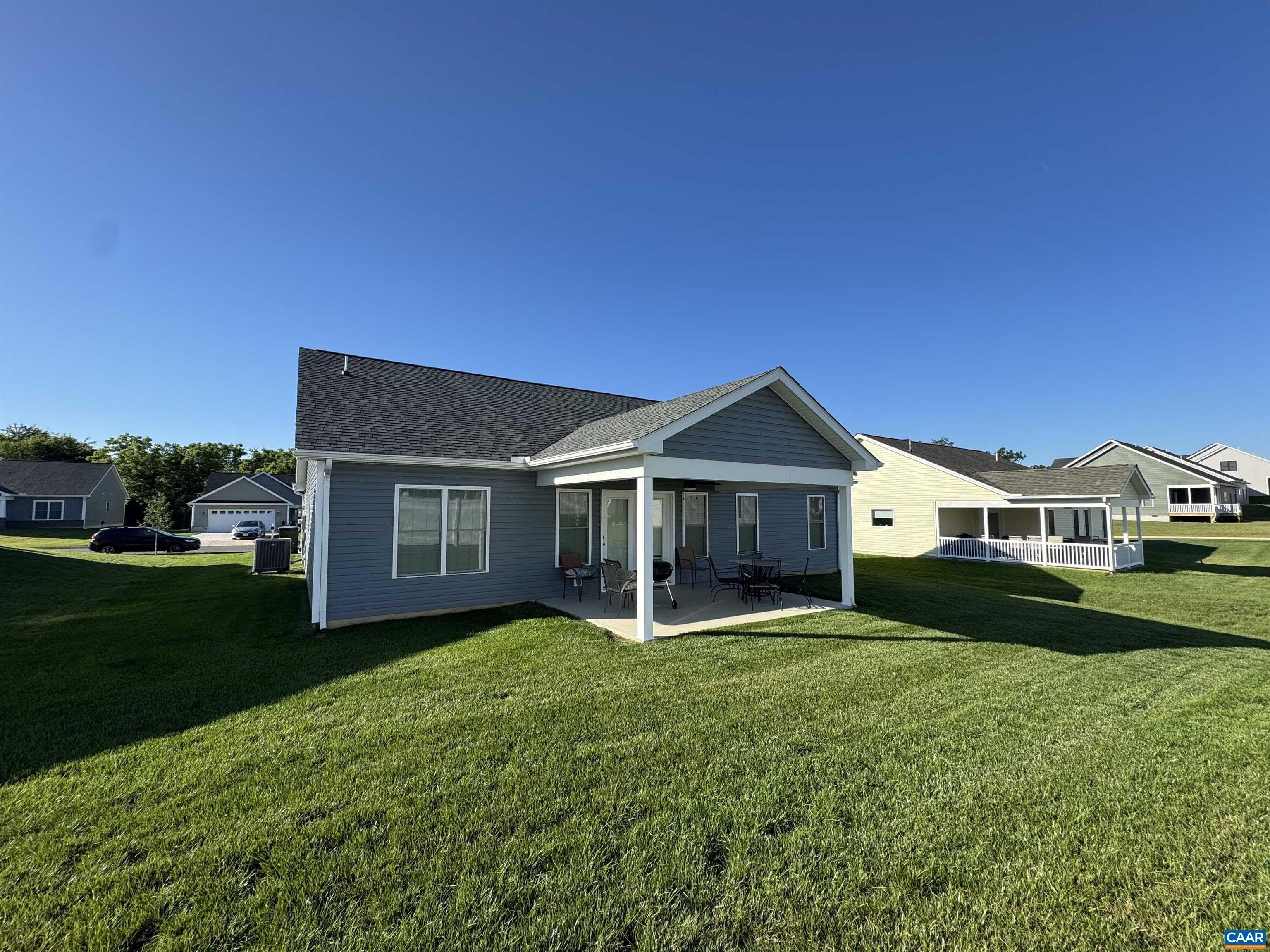 179 LANGLEY DR – photo 2