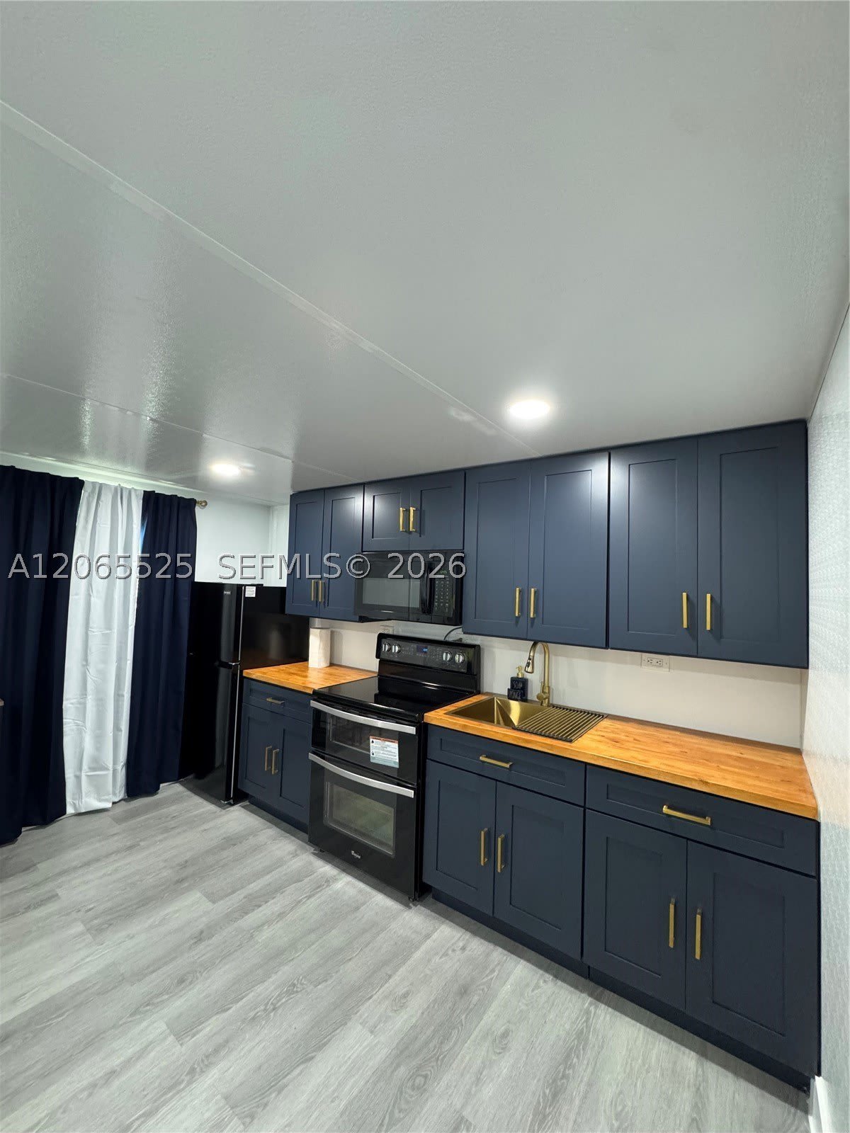 2461 NW 14th St – photo 1