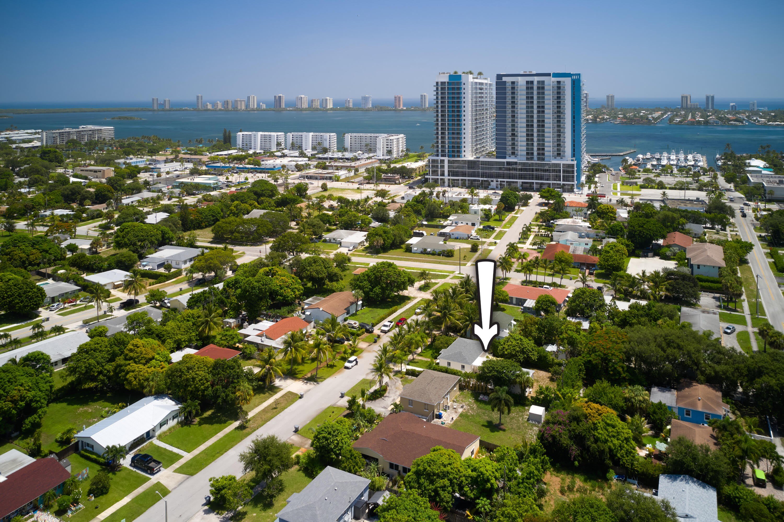 222 Bayberry Drive – photo 1