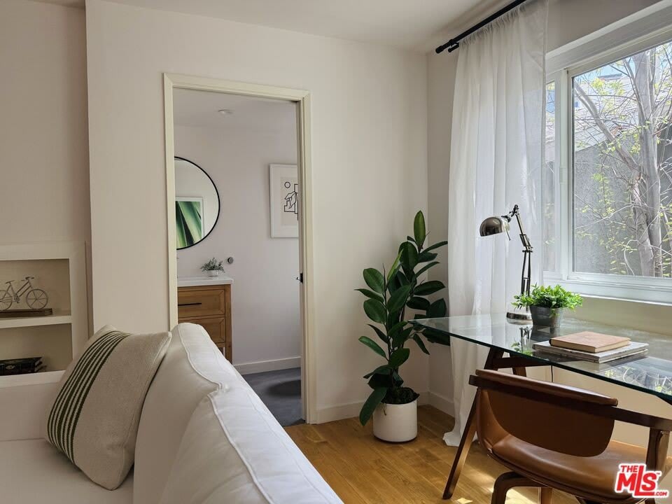 1809 Oak St – photo 4