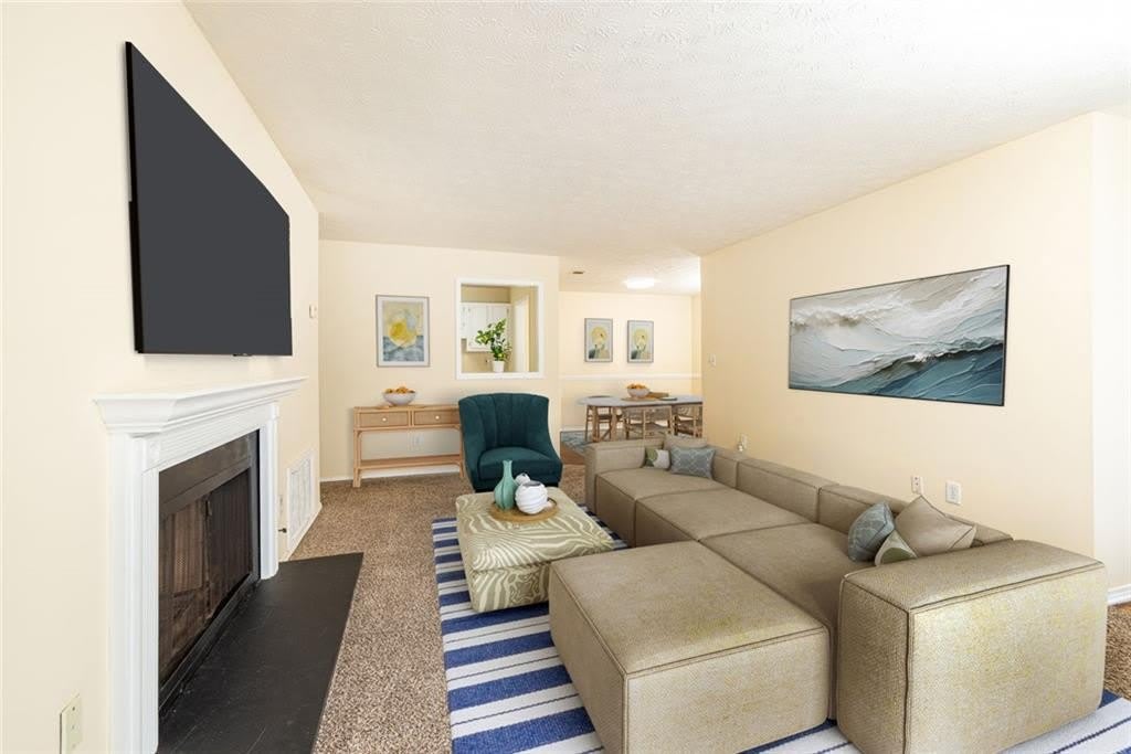 910 Augusta Drive SE – photo 2