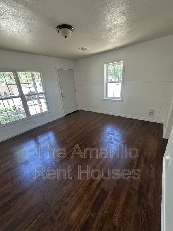 1619 Bellaire St – photo 4