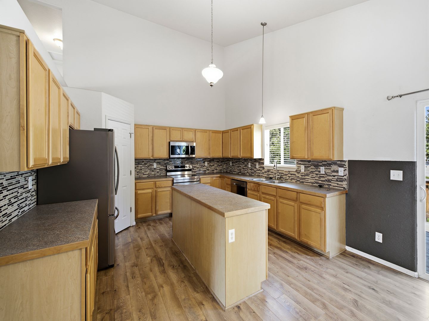 Beautiful 3 bed 2.5 Bath Home in East Loveland, CO! – photo 4