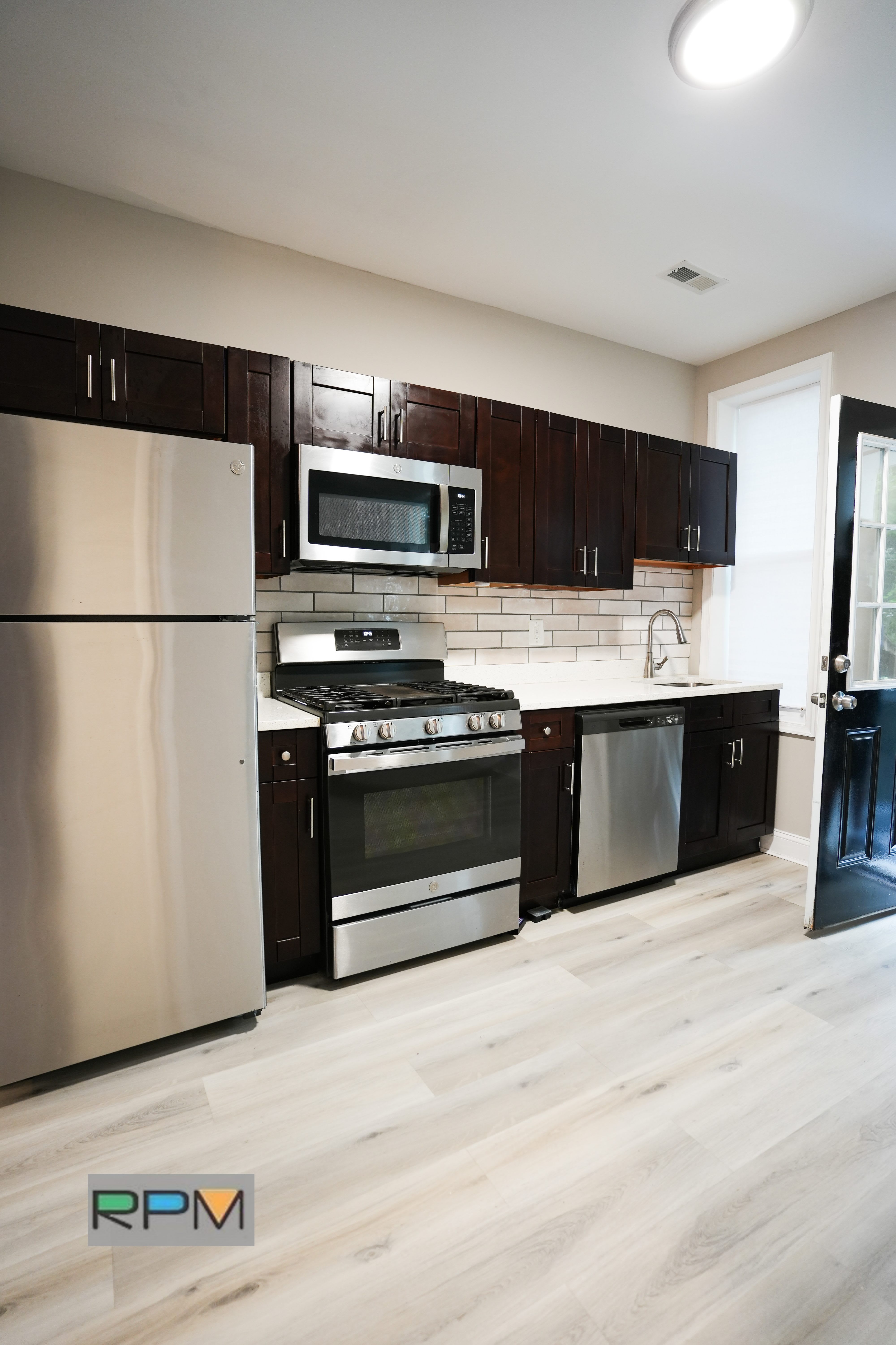 527 Chateau Ave – photo 3