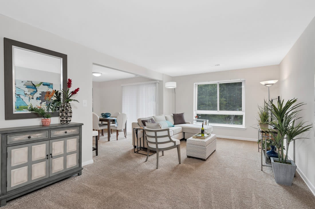 Hermitage Square Apartments – photo 1