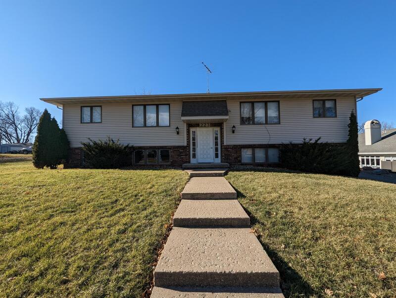 223 Carson Street – photo 2
